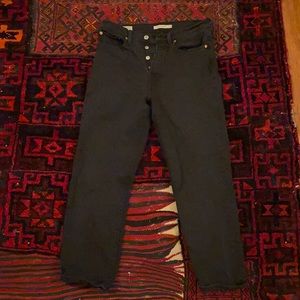 Levi’s wedgie straight black jeans, size W27 L26